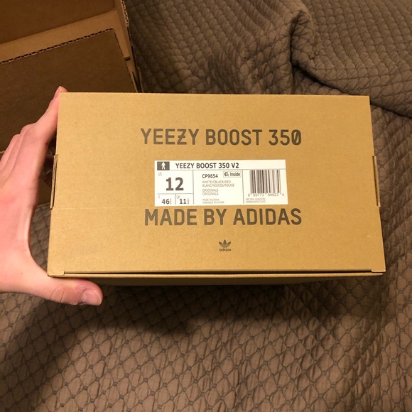 Yeezy boost 350 V2 Zebra - Picture 3 of 8